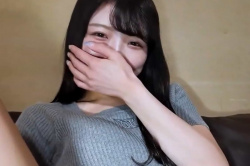 【無修正エロシロウト動画】ゆるふわ黒髪ロング超白肌の細身ＳＳＳ級女子とゲーセンデート後ハメ撮り！続きの後半最後は生中出しされてグッタリ果てるぞ！高画質◎の画像