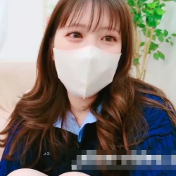 【無修正エロライブチャット】長時間！横画面！紺色厚手ニット服ロング茶巻髪マスク女子エロチャット！透け黒下着の隙間からオモチャ挿入オナ！からの裸Ｍ字激シコの画像