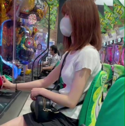 コス生作品 美少女パンチラ 親子で買い物に来てた幼な顔の少女の靴屋試着ローアングルパンチラ撮影 2k パンチラ盗撮 エログちゃんねるあんてな