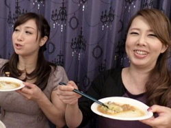 『ソフトタッチがお好き?♡』レジェンドAV女優が限界挑戦!豪華W痴女共演でM男バキュームフェラ3Pハーレム乱交SEX!の画像
