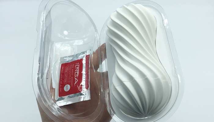 TENGA MOOVAの箱を開けた画像