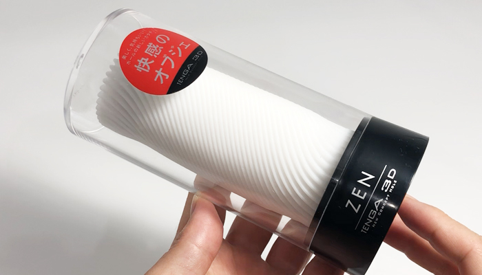 TENGA 3D ZENのパッケージを確認しているアニメーション画像